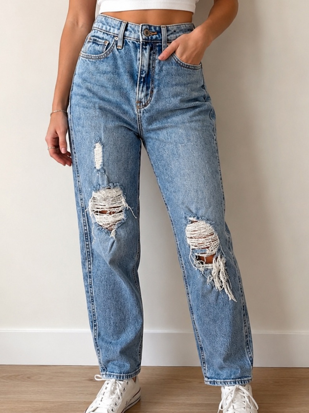 Hollister Ultra High-Rise Mom Jeans Distressed Stretch Denim Blue Size 0 Short